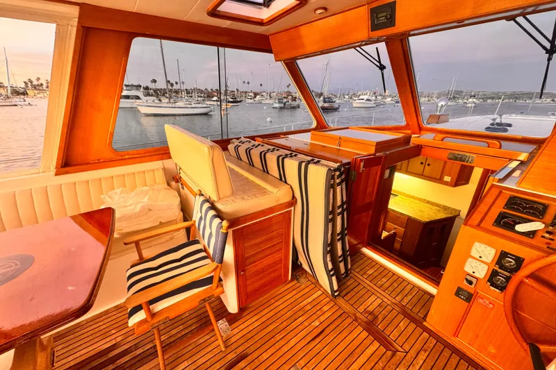 Slide: The Image of Interior of a 2000 Grand Banks East Bay 49 yacht in harbor. - 21