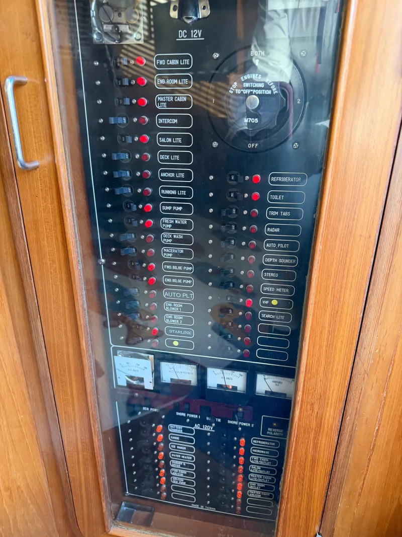 Slide: The Image of Angel Twin Trawler 43 Sundeck 1988 - 19