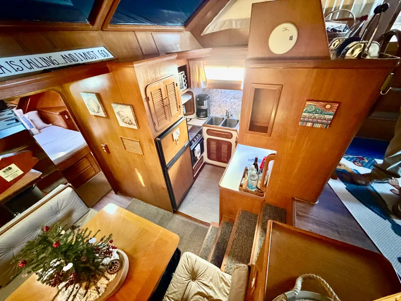 Slide: The Image of Angel Twin Trawler 43 Sundeck 1988 - 22