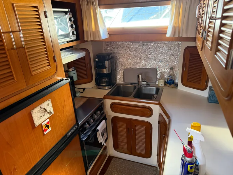 Slide: The Image of Angel Twin Trawler 43 Sundeck 1988 - 24