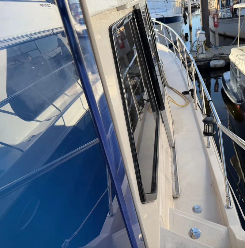 Slide: The Image of Angel Twin Trawler 43 Sundeck 1988 - 48