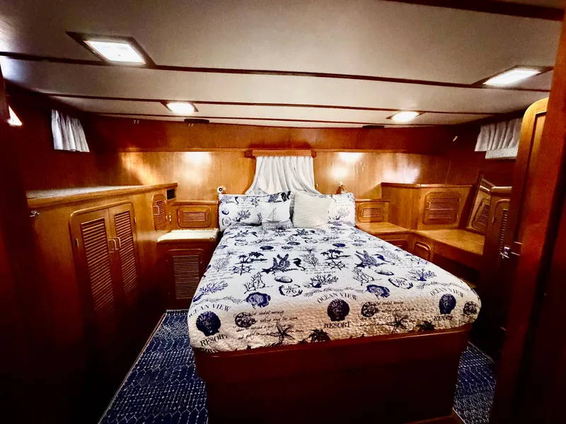 Slide: The Image of Angel Twin Trawler 43 Sundeck 1988 - 5