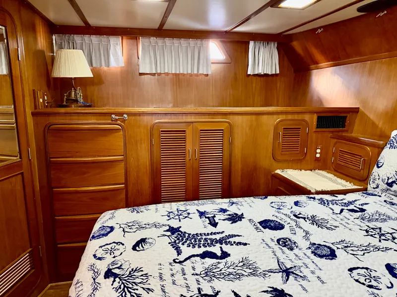 Slide: The Image of Angel Twin Trawler 43 Sundeck 1988 - 8