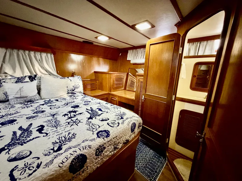 Slide: The Image of Angel Twin Trawler 43 Sundeck 1988 - 9