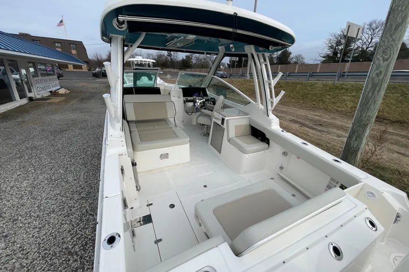 Slide: The Image of Interior view of the 2026 Boston Whaler 280 Vantage boat. - 32