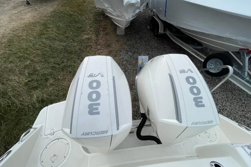 Slide: The Image of Boston Whaler 280 Vantage 2026 with Mercury 300 HP engines. - 38