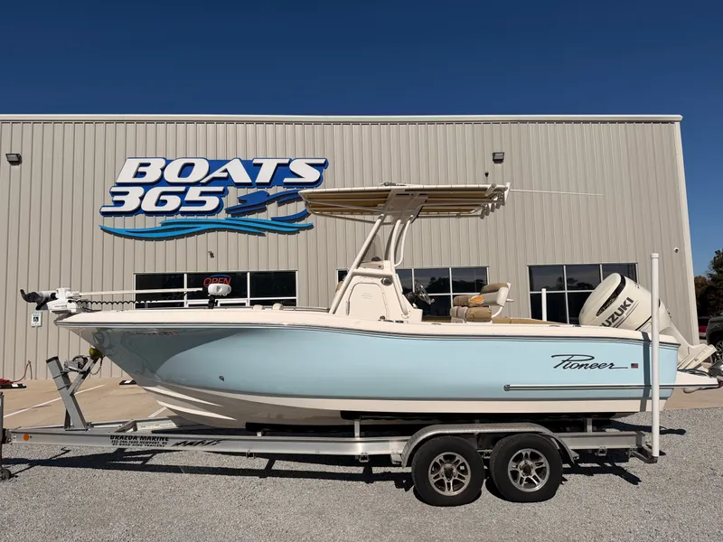 The Image of Pioneer 222 Sportfish 2019 - 0