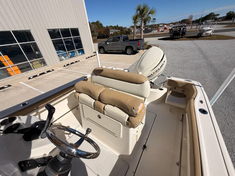 Slide: The Image of Pioneer 222 Sportfish 2019 - 11