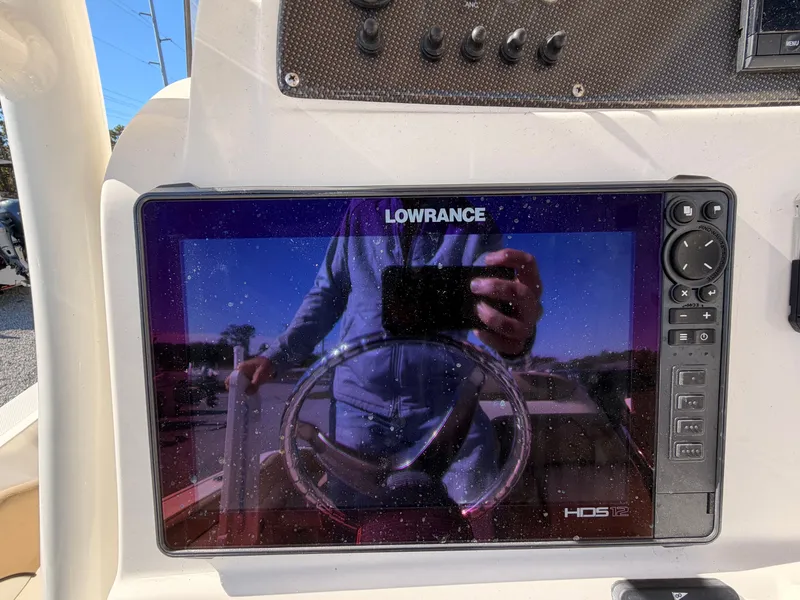 Slide: The Image of Pioneer 222 Sportfish 2019 - 13