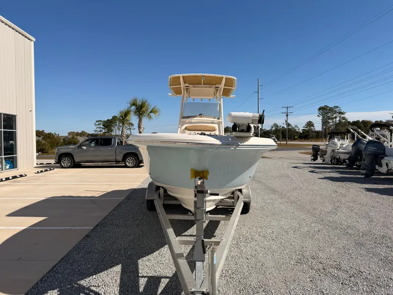 Slide: The Image of Pioneer 222 Sportfish 2019 - 7