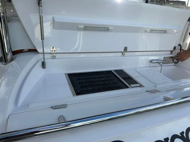 Slide: The Image of 2023 Belize 54 Daybridge - Image 6 - 6