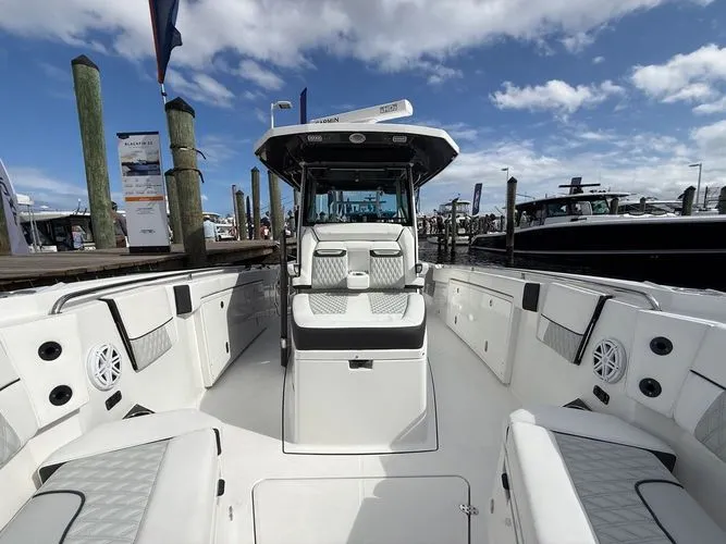 Slide: The Image of 2023 Blackfin 332 Cc - Image 22 - 22