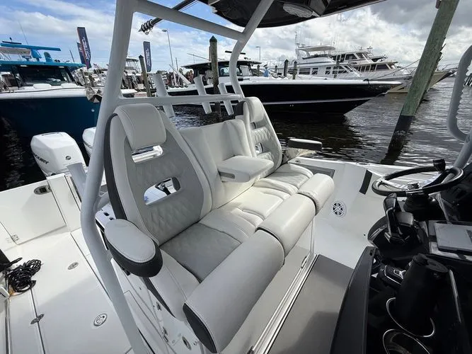 Slide: The Image of 2023 Blackfin 332 Cc - Image 9 - 9