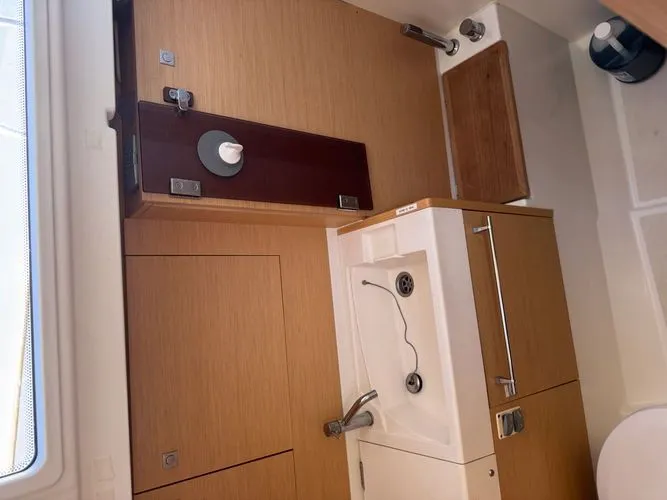 Slide: The Image of 2018 Jeanneau Sun Odyssey 479 - Image 16 - 16