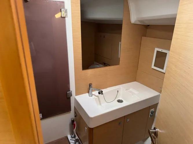 Slide: The Image of 2018 Jeanneau Sun Odyssey 479 - Image 17 - 17