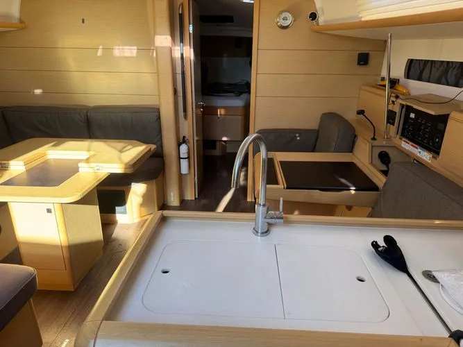 Slide: The Image of 2018 Jeanneau Sun Odyssey 479 - Image 6 - 6