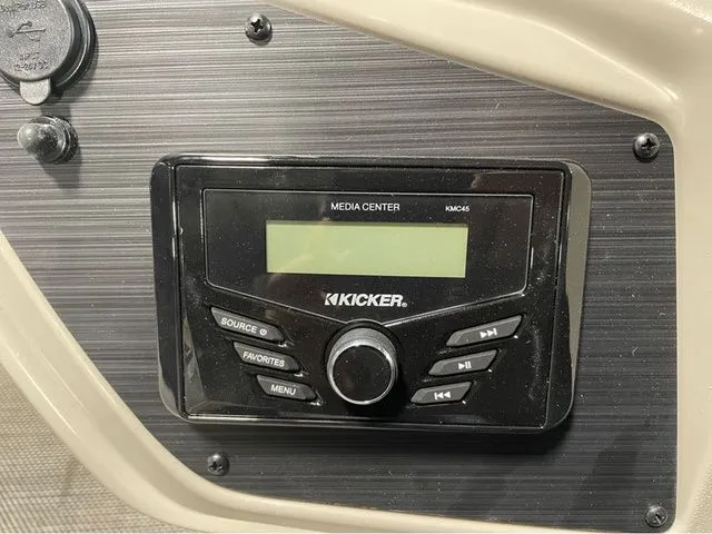 Slide: The Image of Flagship E20LS 2026 - 11