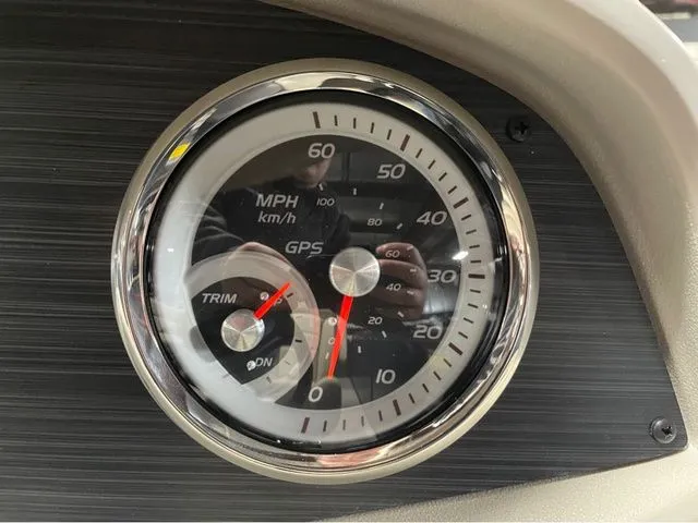 Slide: The Image of Flagship E20LS 2026 - 14