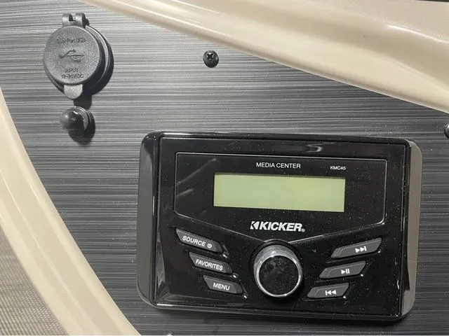 Slide: The Image of Flagship E20LS 2026 - 12