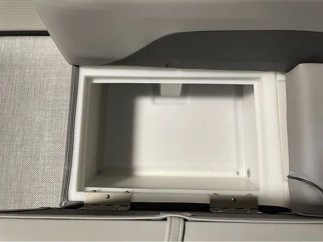 Slide: The Image of Flagship F20CU 2026 - 16