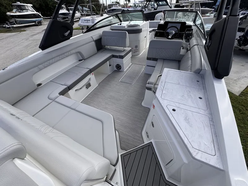 Slide: The Image of Sea Ray SDX 290 Outboard 2026 - 10