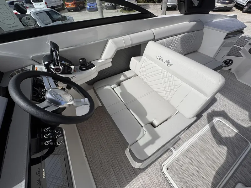 Slide: The Image of Sea Ray SDX 290 Outboard 2026 - 15