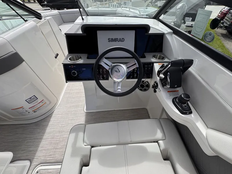 Slide: The Image of Sea Ray SDX 290 Outboard 2026 - 17