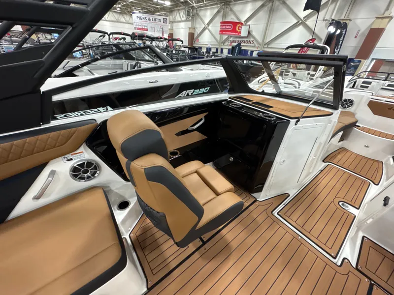 Slide: The Image of Yamaha 222SE 2026 - 12