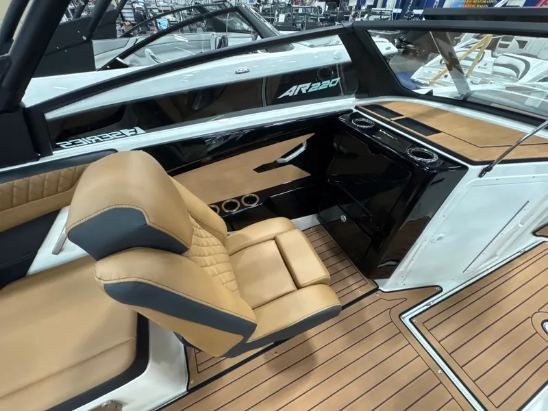 Slide: The Image of Yamaha 222SE 2026 - 13