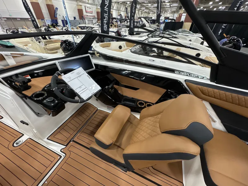 Slide: The Image of Yamaha 222SE 2026 - 14