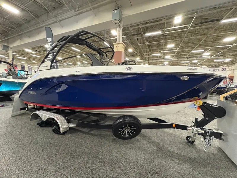 Slide: The Image of Yamaha 222SE 2026 - 2