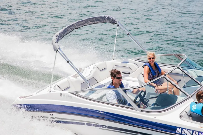 Slide: The Image of 2023-Yamaha-Boats-SX190-MarineMax - 4