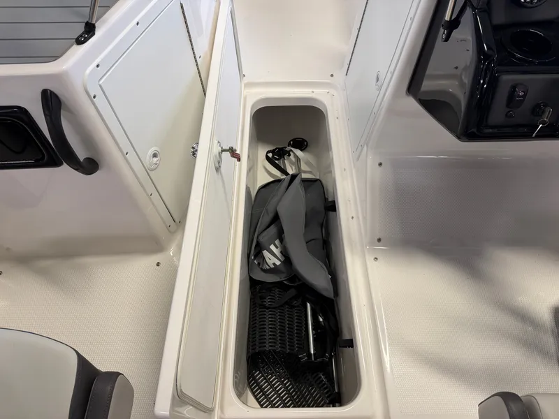 Slide: The Image of Yamaha SX190 2026 - 33