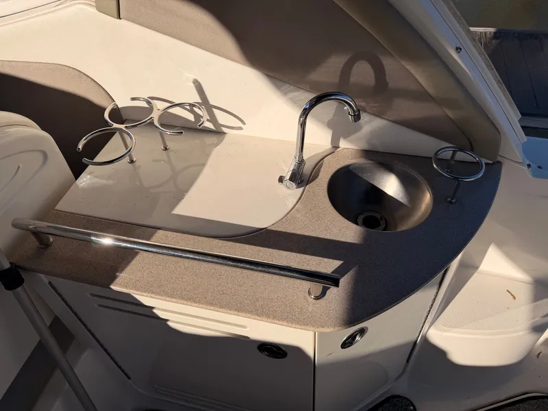 Slide: The Image of Sea Ray 290 Sundancer 2007 - 22