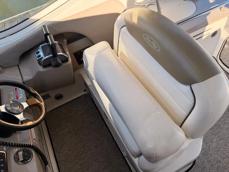 Slide: The Image of Sea Ray 290 Sundancer 2007 - 24