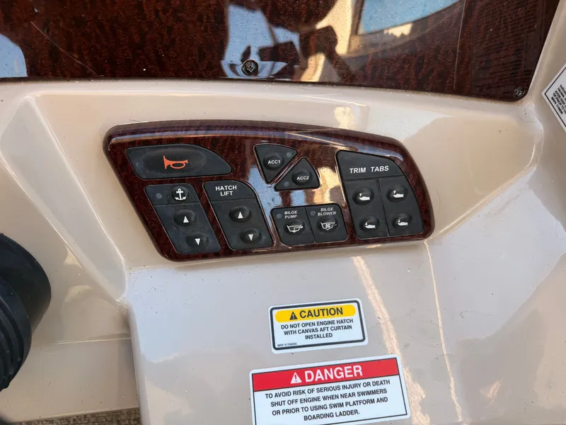 Slide: The Image of Sea Ray 290 Sundancer 2007 - 8