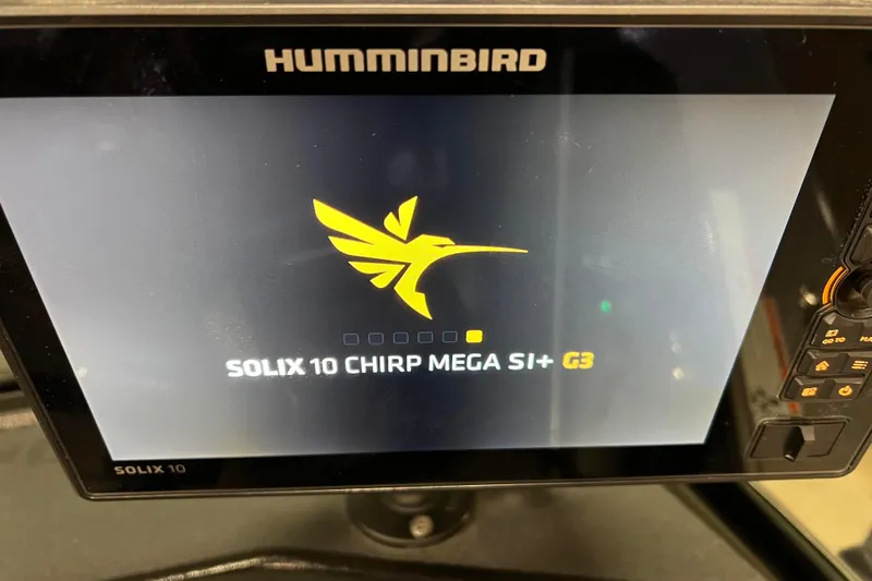 Slide: The Image of Humminbird Solix 10 CHIRP MEGA SI+ G3 display on 2023 Lund 2175 Pro-V boat. - 13