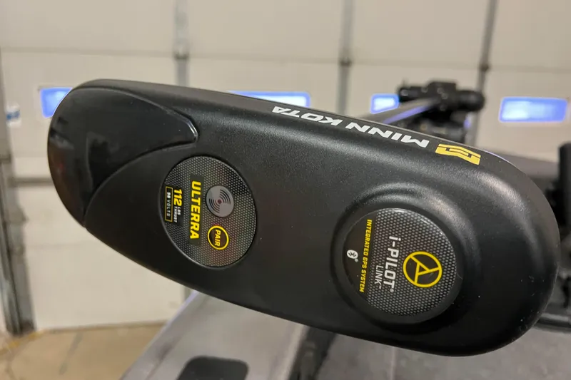 Slide: The Image of Minn Kota Ulterra motor on 2023 Lund 2175 Pro-V boat, featuring i-Pilot Link GPS. - 23