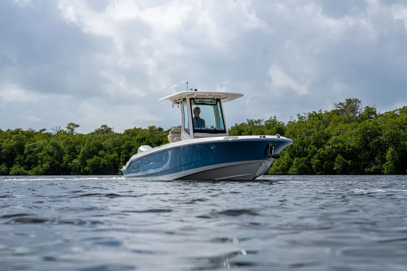 Slide: The Image of Boston Whaler 280 Dauntless 2026 - 30