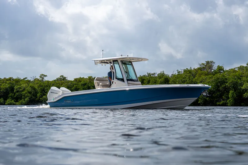 Slide: The Image of Boston Whaler 280 Dauntless 2026 - 29
