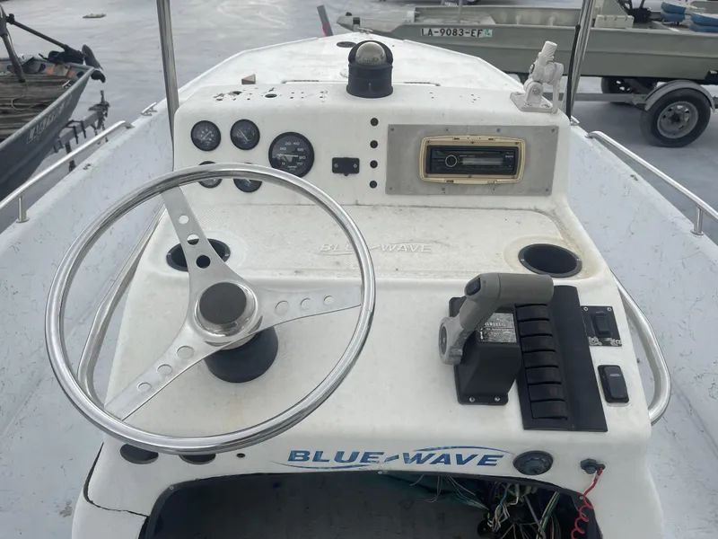 Slide: The Image of Blue Wave 2200 Classic 1996 - 12