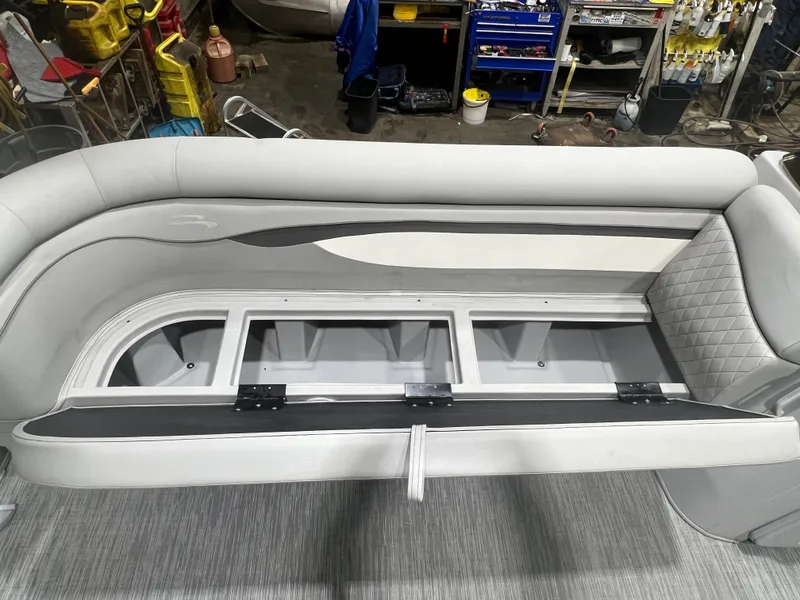 Slide: The Image of Bennington 21 SLCP Pontoon 2023 - 11