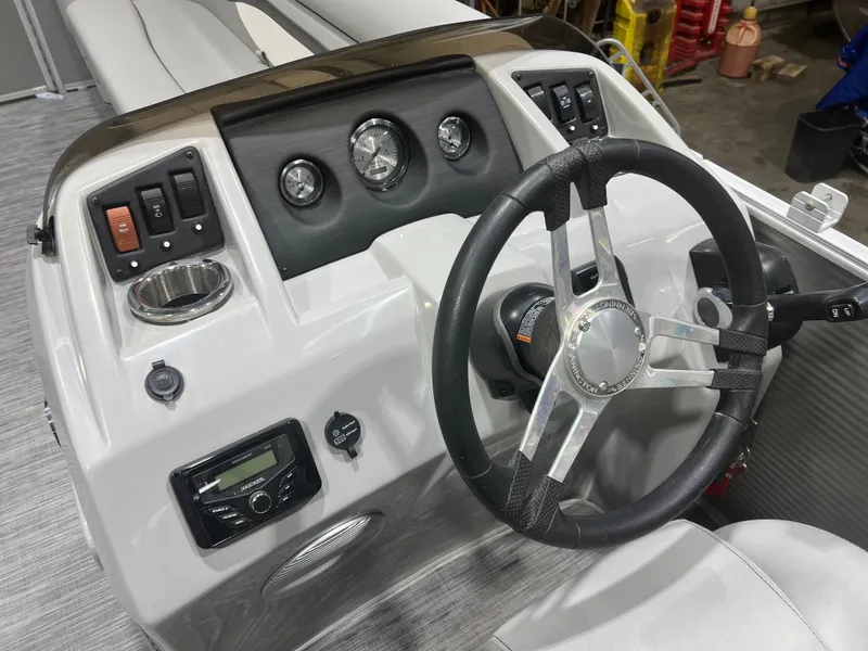 Slide: The Image of Bennington 21 SLCP Pontoon 2023 - 20