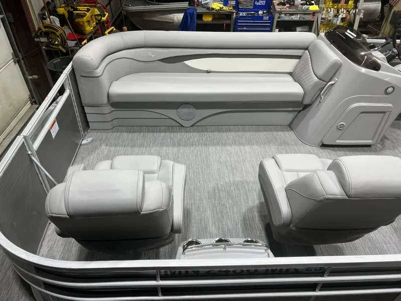 Slide: The Image of Bennington 21 SLCP Pontoon 2023 - 3