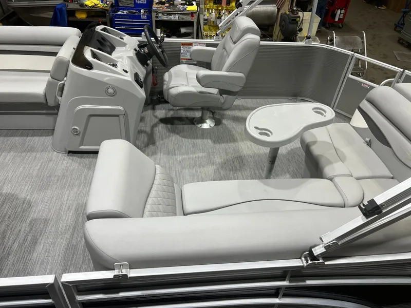 Slide: The Image of Bennington 21 SLCP Pontoon 2023 - 5