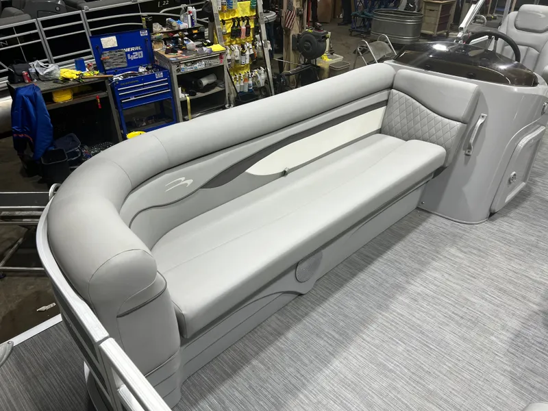 Slide: The Image of Bennington 21 SLCP Pontoon 2023 - 9