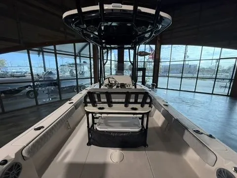 Slide: The Image of Tracker Grizzly 1756T Marsh 2026 - 6