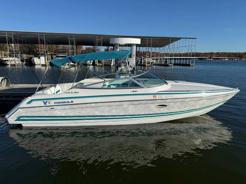 The Image of Formula 280 Sun Sport 1997 - 1