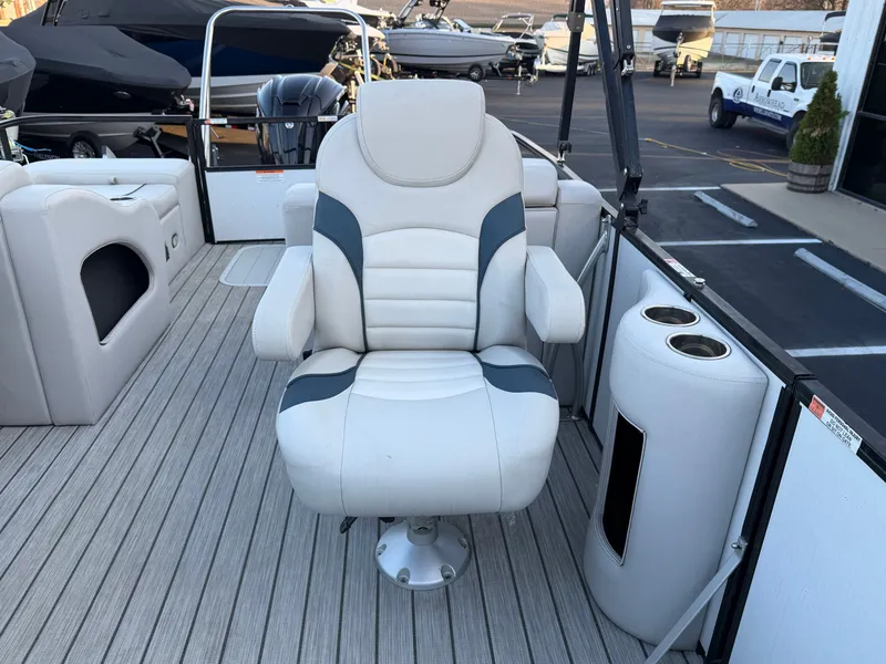 Slide: The Image of G3 322SS Select 2023 - 25