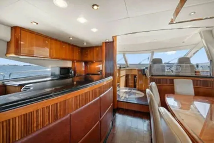 Slide: The Image of 2005 Sunseeker 82 Yacht - Image 15 - 15